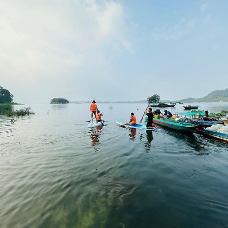 Xa Gia Tan Ben Ho Homestay المظهر الخارجي الصورة