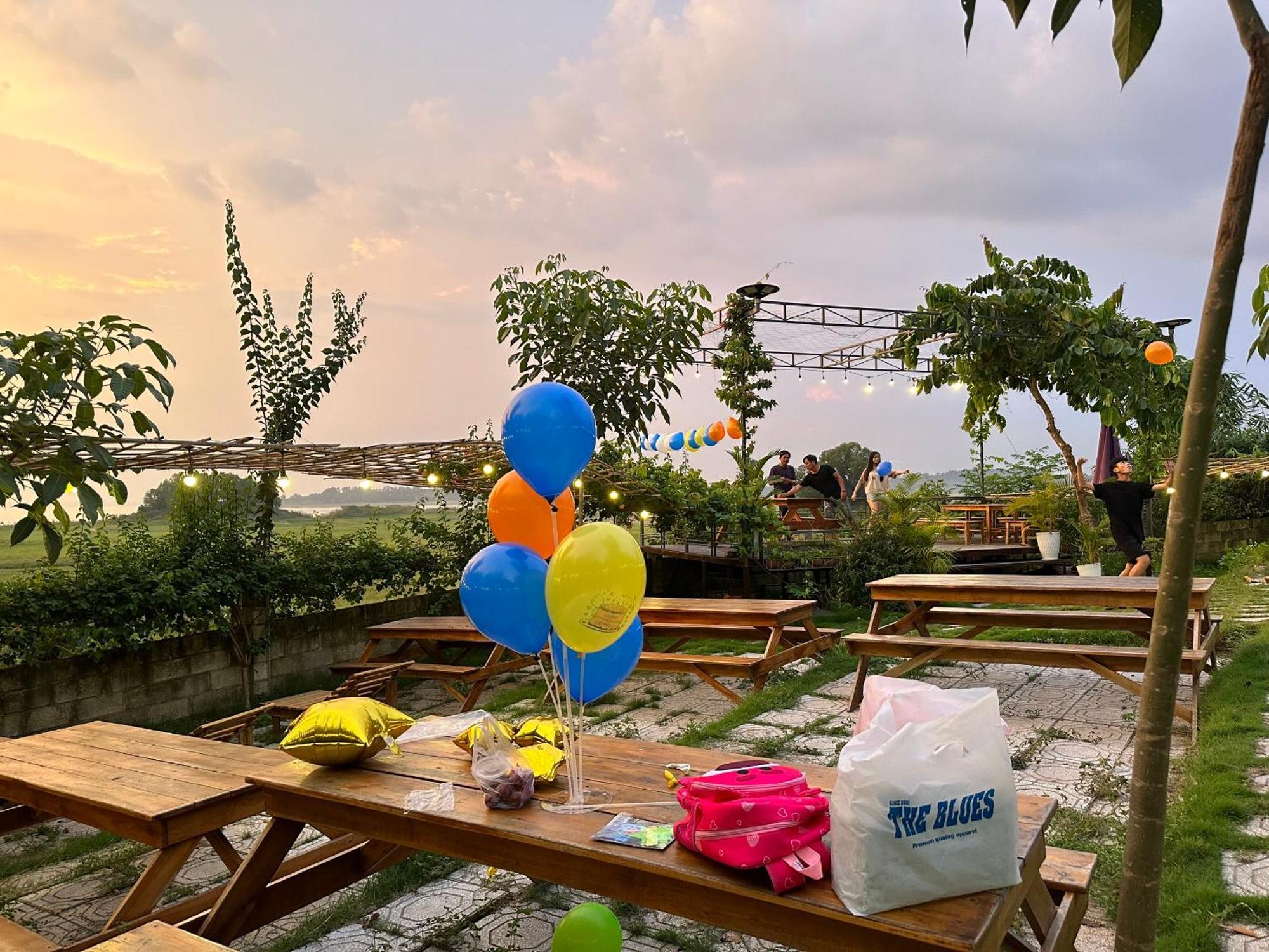Xa Gia Tan Ben Ho Homestay المظهر الخارجي الصورة