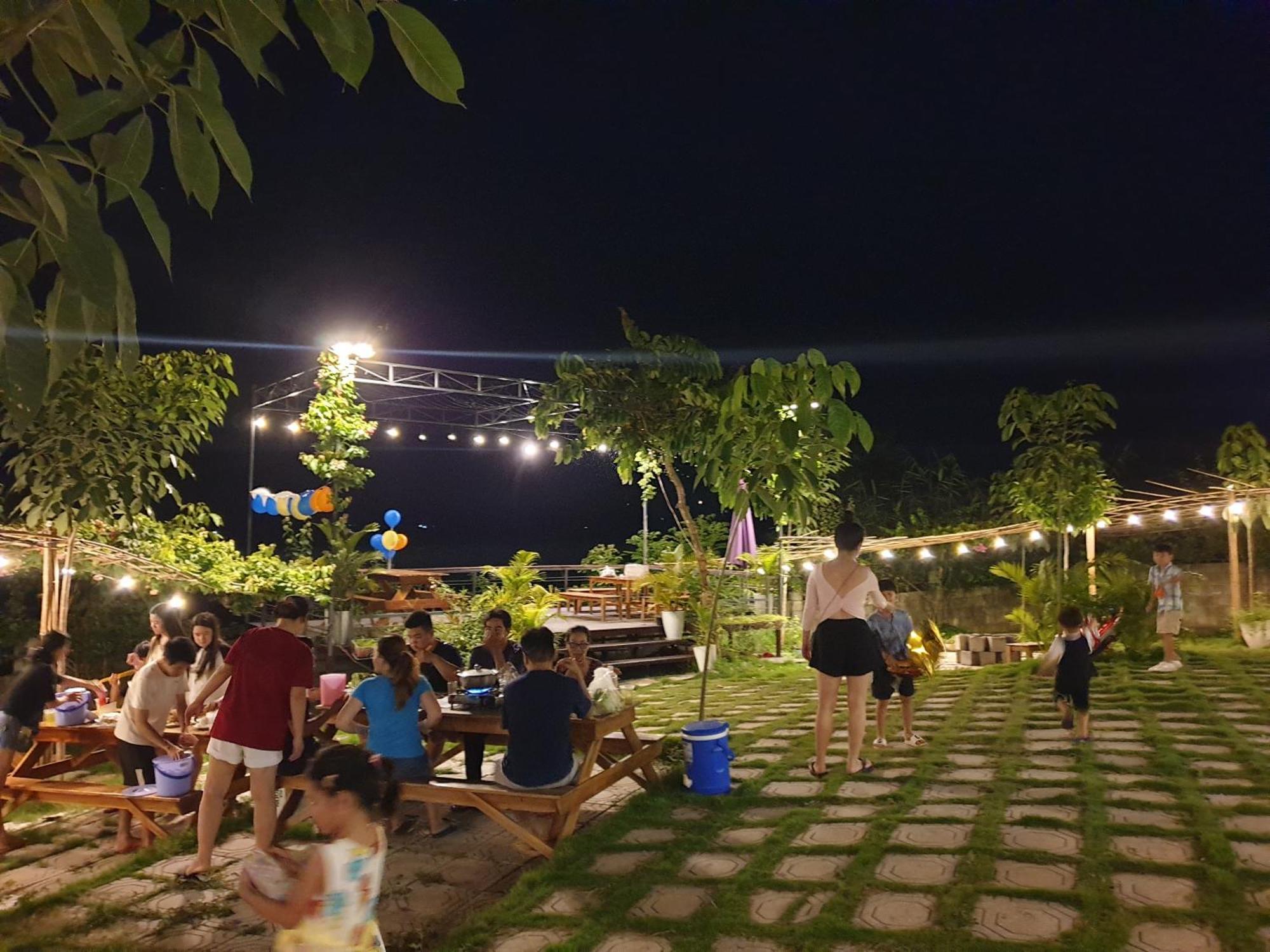 Xa Gia Tan Ben Ho Homestay المظهر الخارجي الصورة
