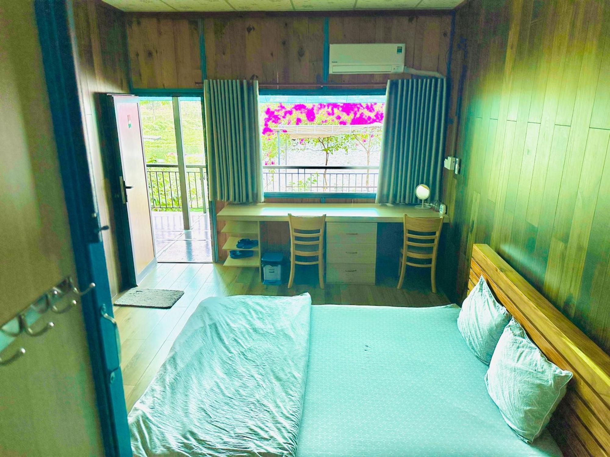 Xa Gia Tan Ben Ho Homestay المظهر الخارجي الصورة